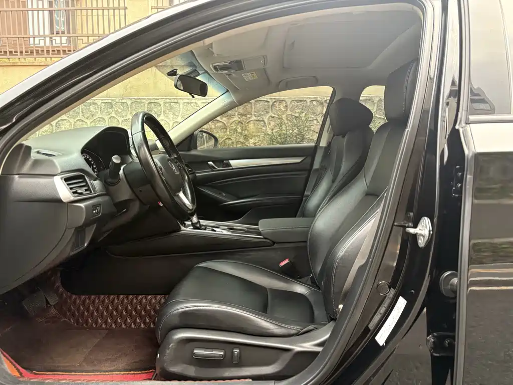 Honda Accord — фото 6