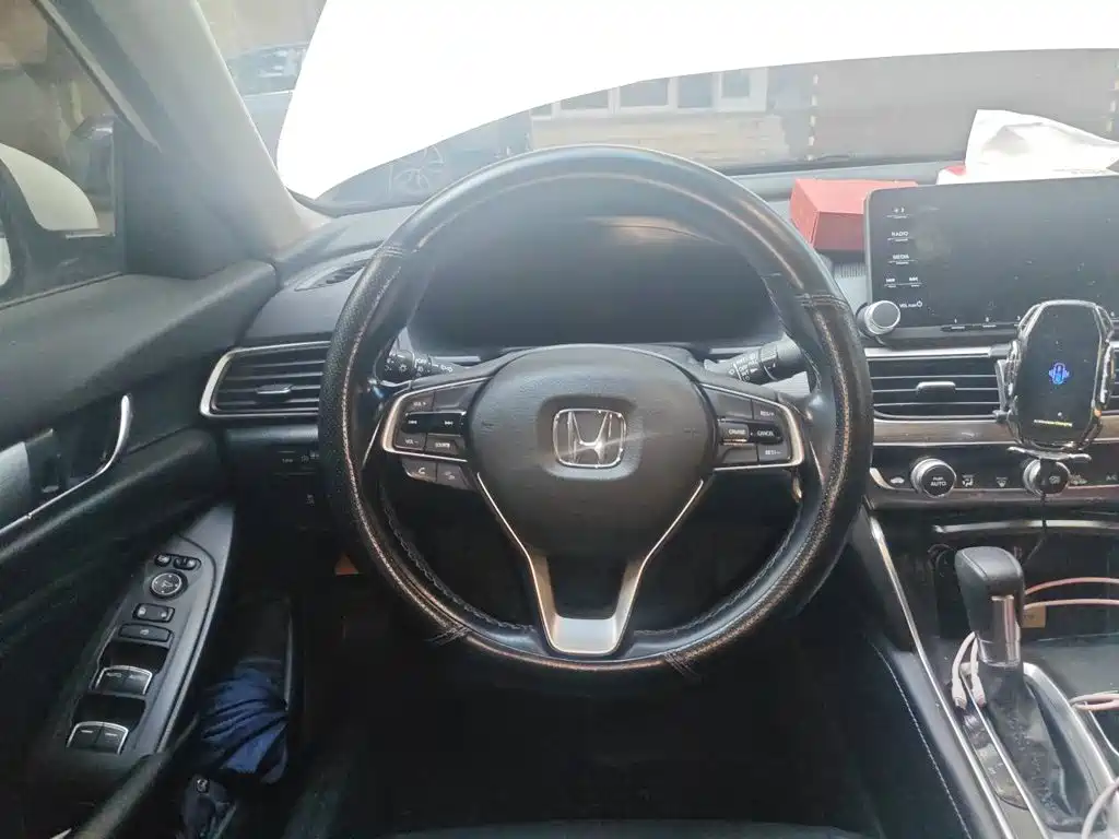 Honda Accord — фото 6