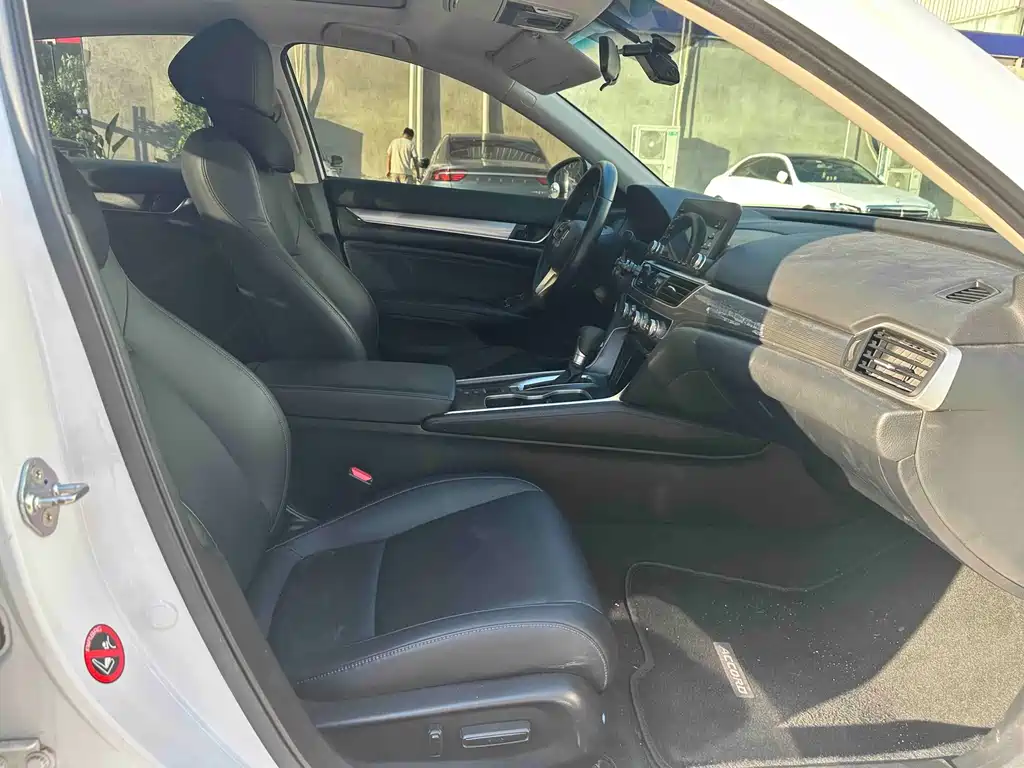 Honda Accord — фото 3