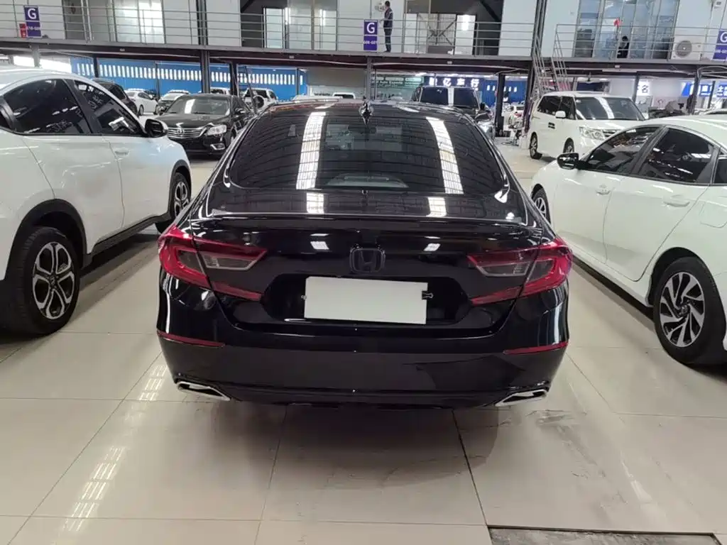 Honda Accord — фото 6