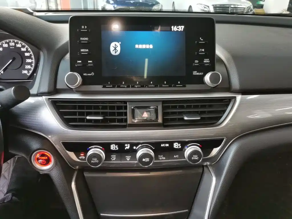 Honda Accord — фото 13