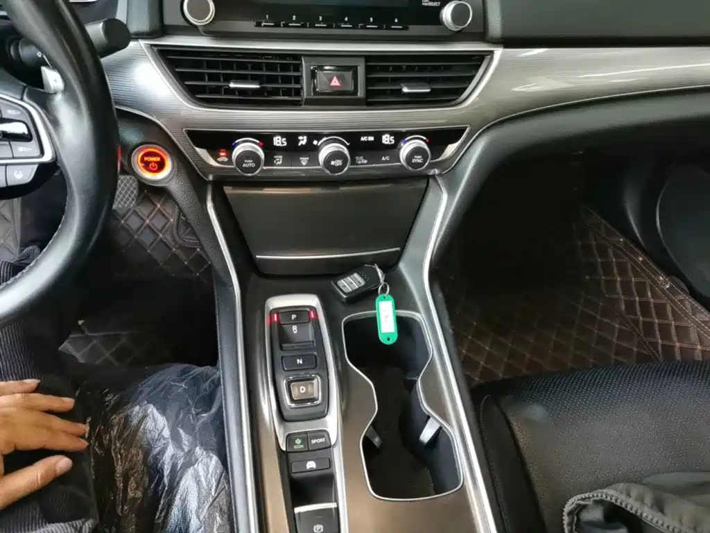 Honda Accord — фото 14