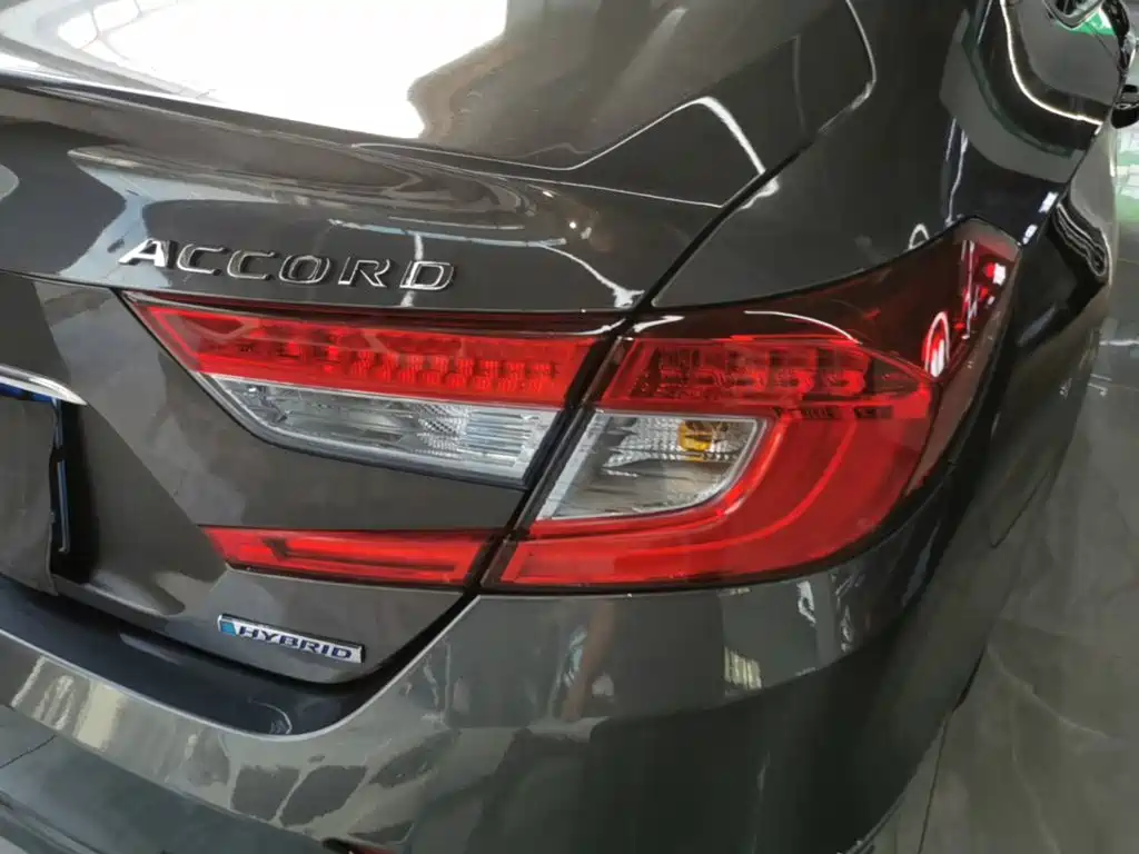 Honda Accord — фото 8