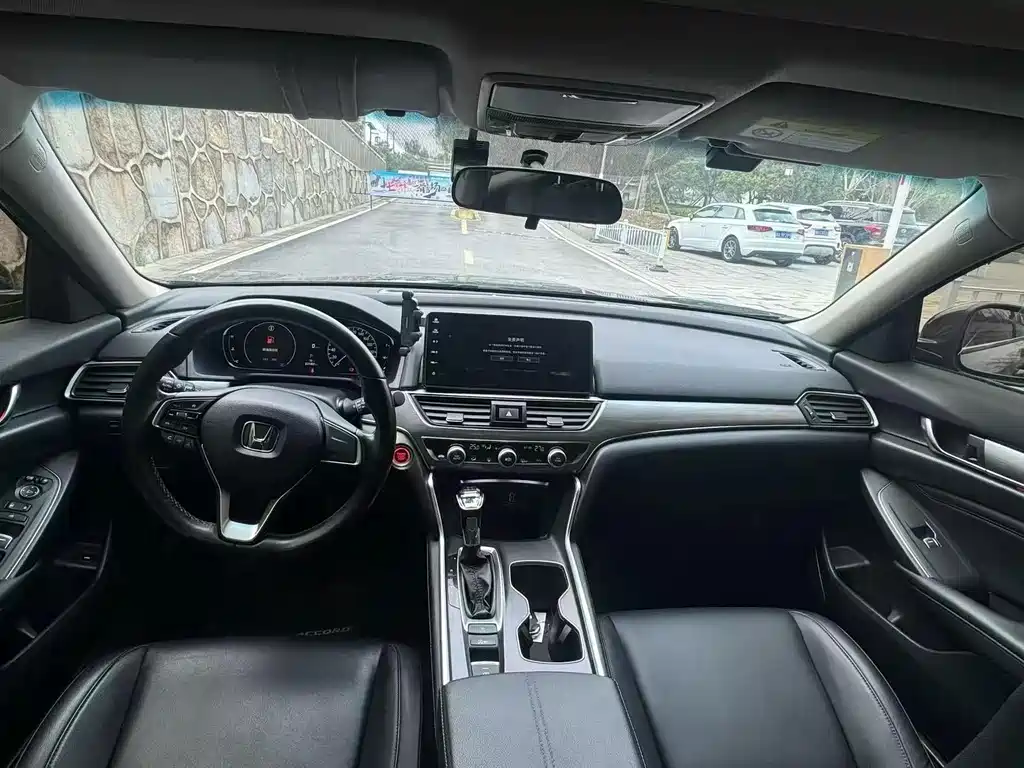 Honda Accord — фото 5