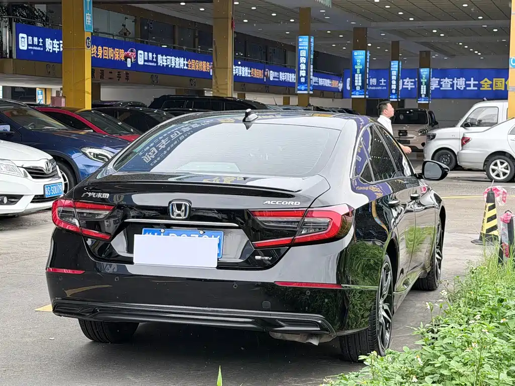 Honda Accord — фото 11