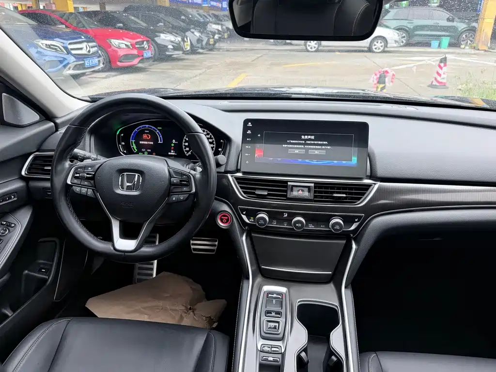 Honda Accord — фото 5