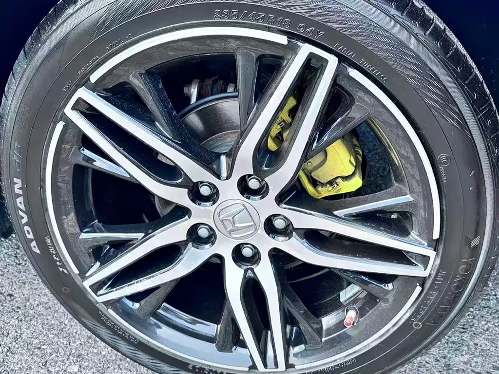 Honda Accord — фото 18