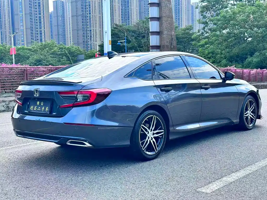 Honda Accord — фото 7