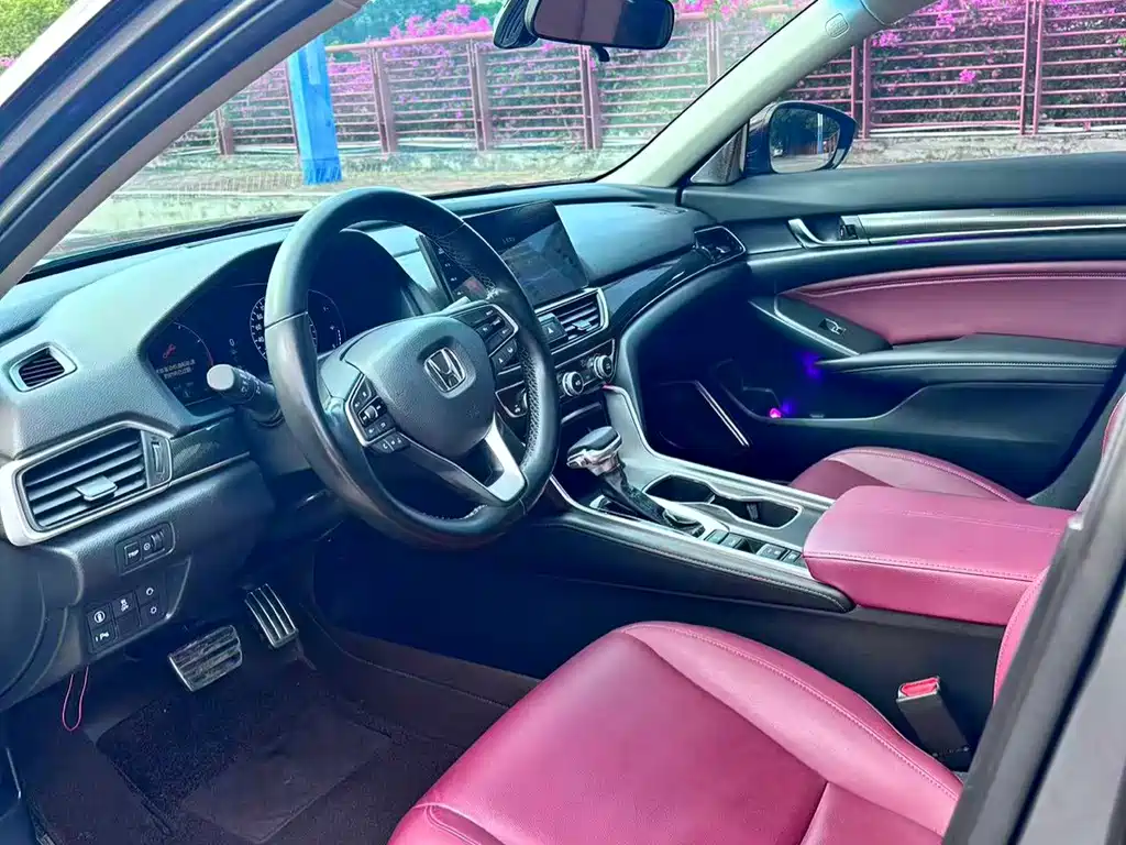 Honda Accord — фото 8