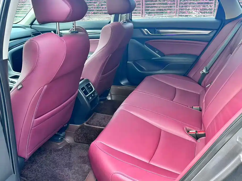Honda Accord — фото 9