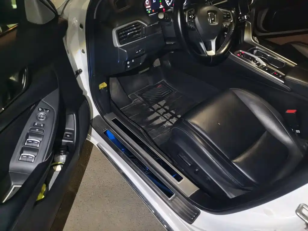 Honda Accord — фото 17