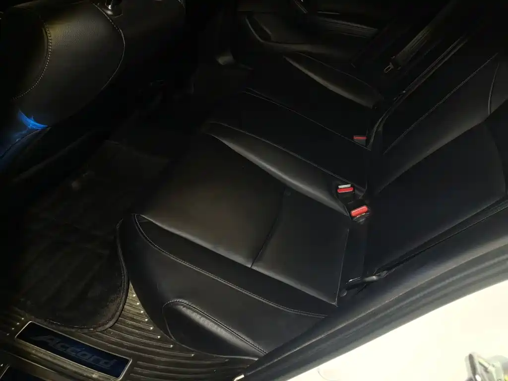 Honda Accord — фото 18
