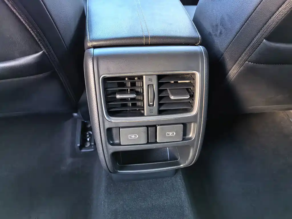 Honda Accord — фото 11
