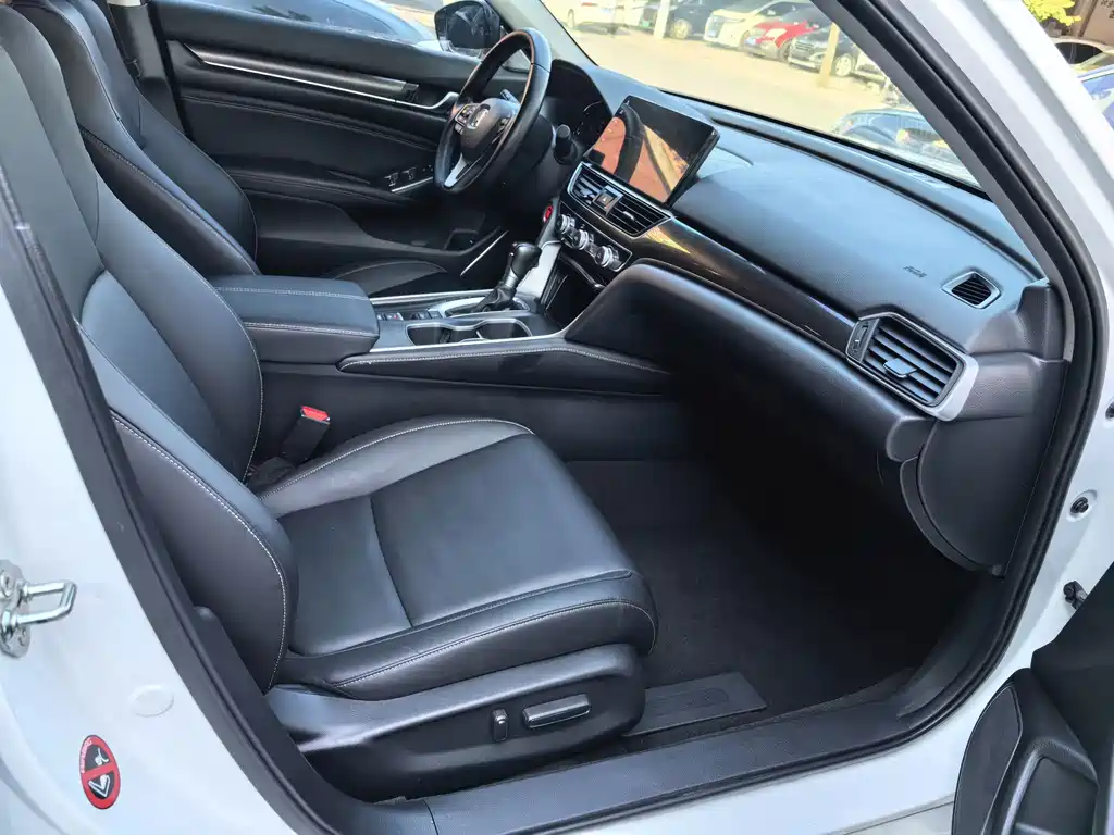 Honda Accord — фото 13