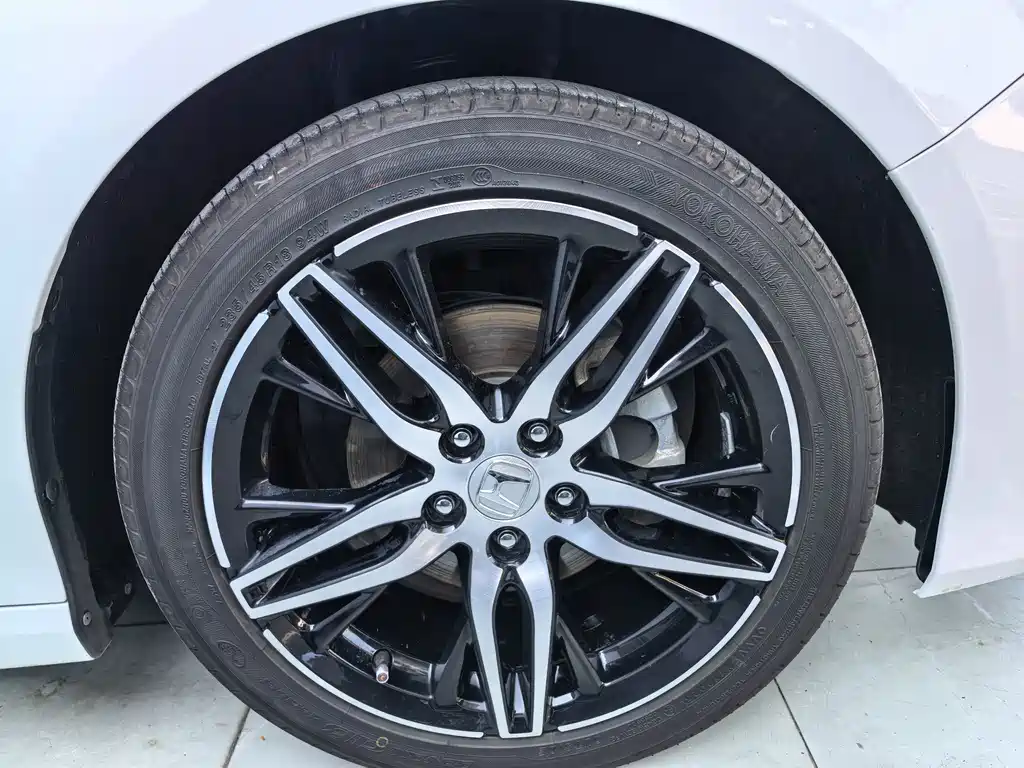Honda Accord — фото 5
