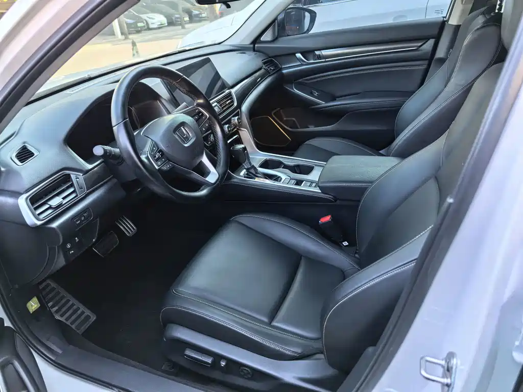 Honda Accord — фото 6