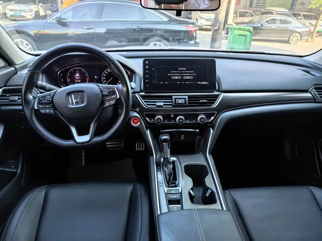 Honda Accord — фото 9