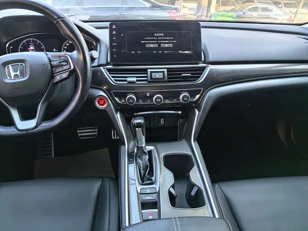 Honda Accord — фото 10