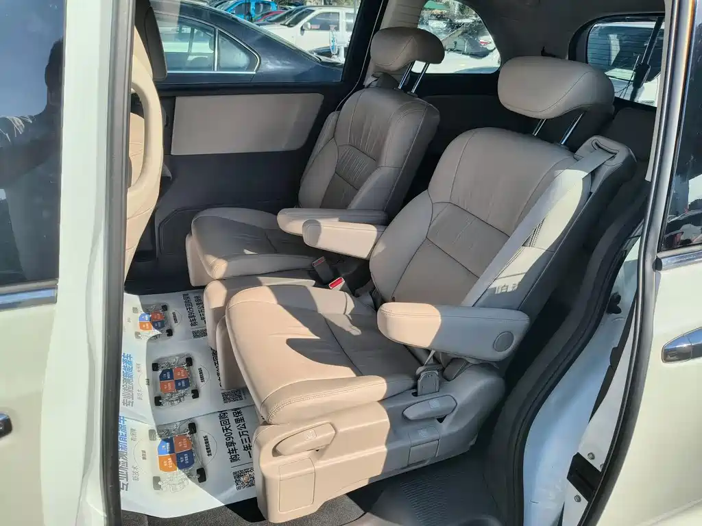 Honda Odyssey — фото 11