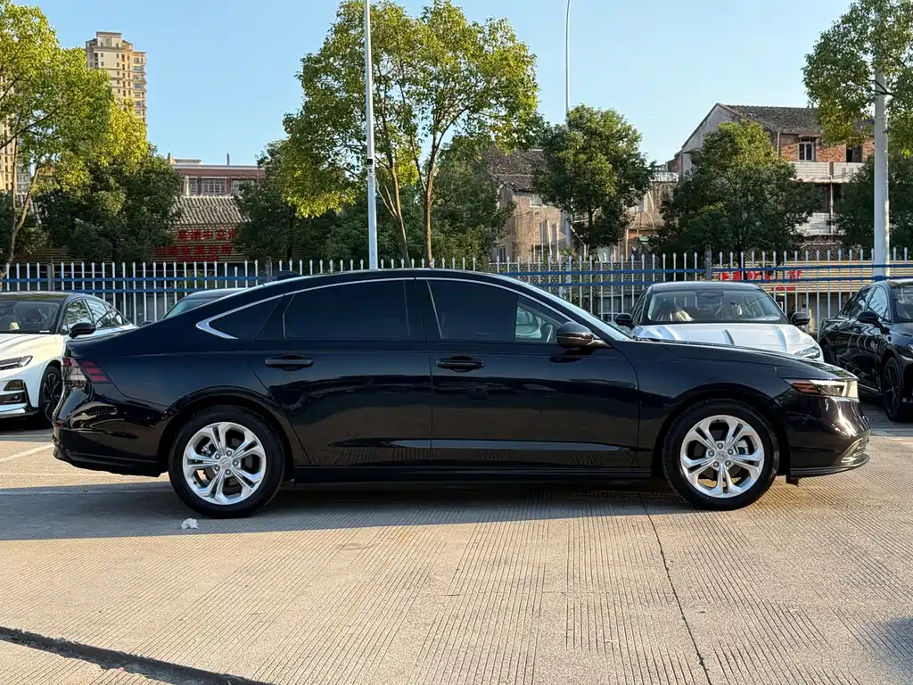 Honda Accord — фото 4