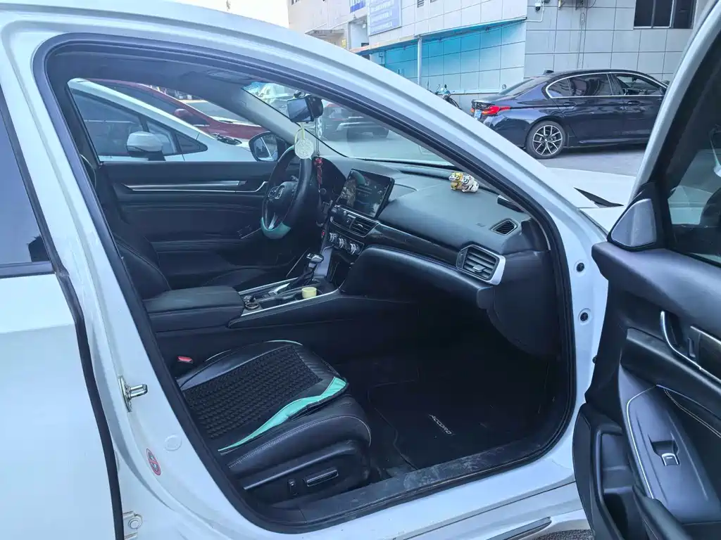 Honda Accord — фото 6
