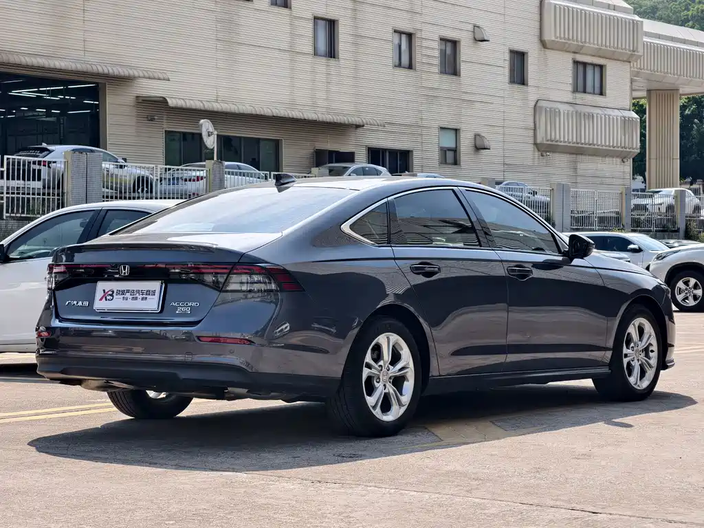Honda Accord — фото 4
