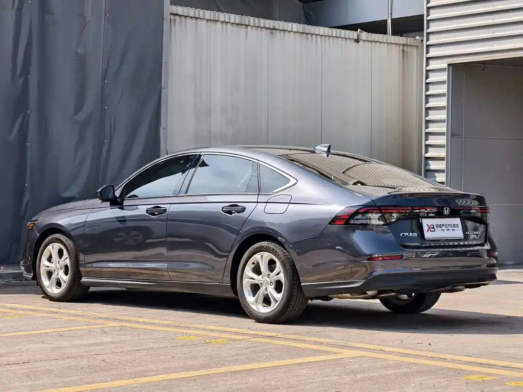 Honda Accord — фото 7