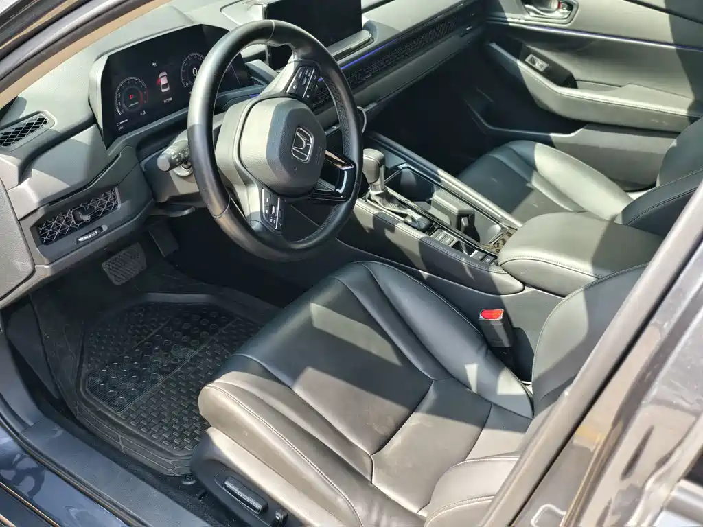 Honda Accord — фото 9