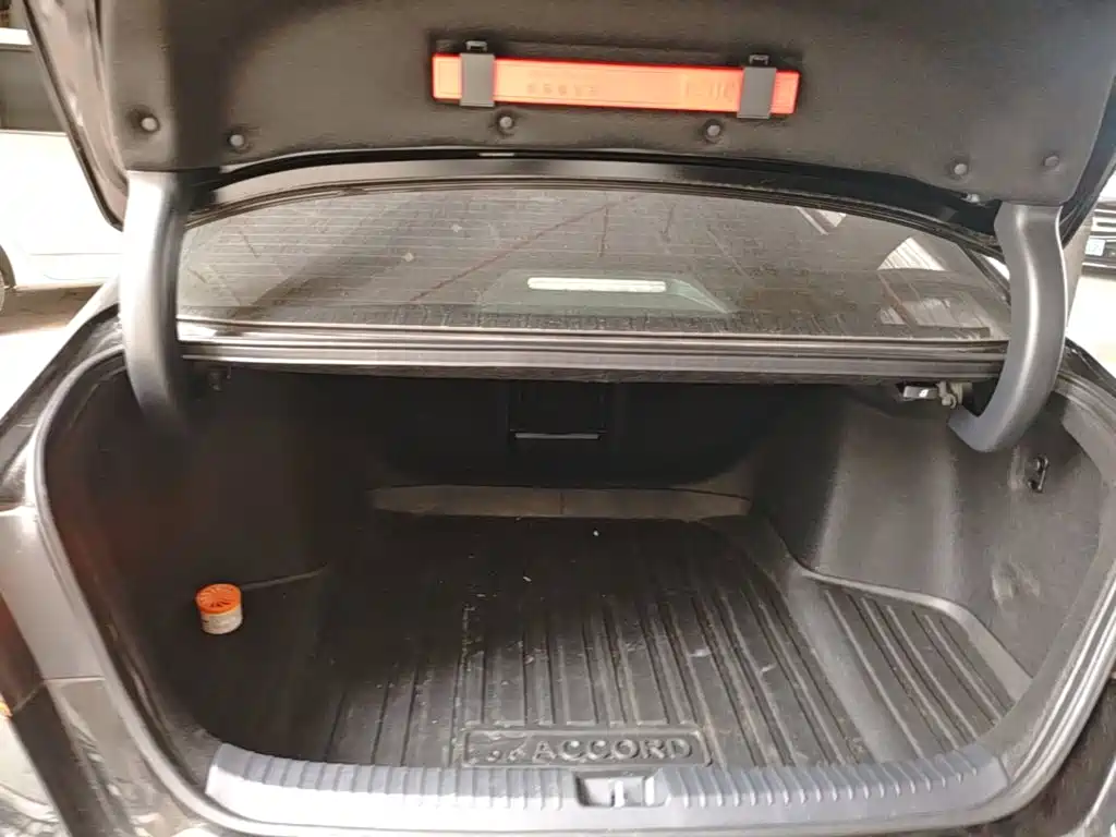 Honda Accord — фото 19