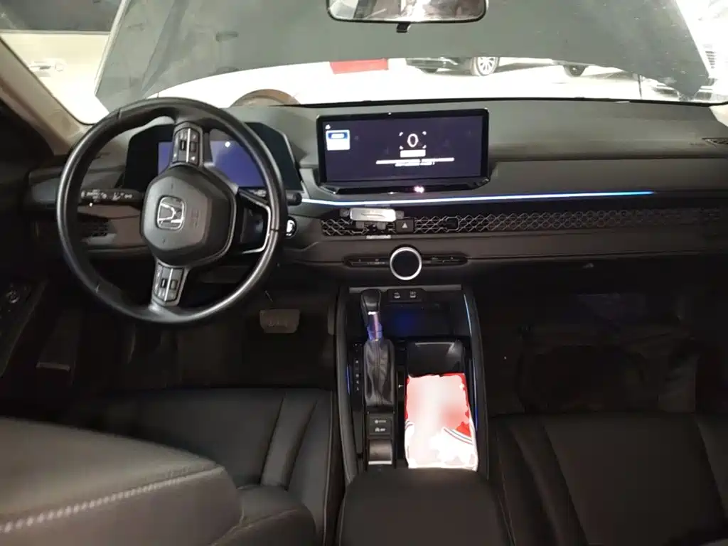 Honda Accord — фото 10
