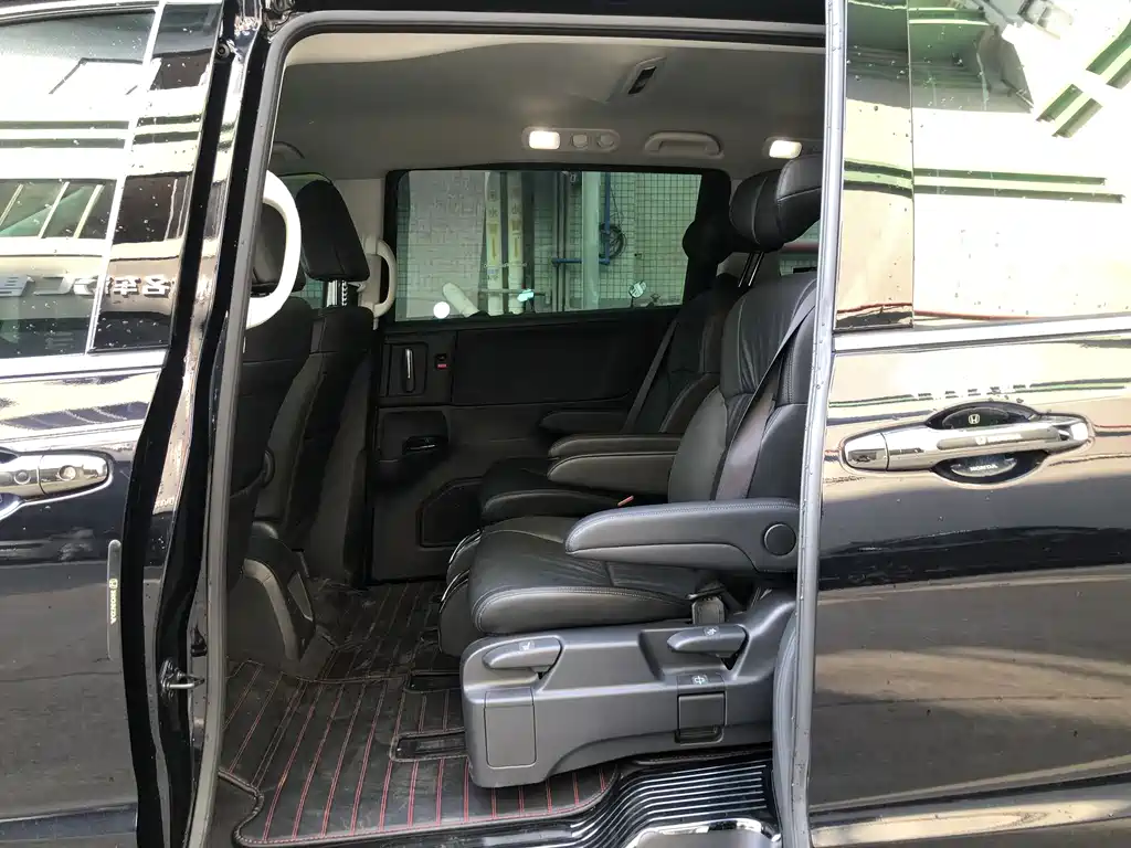Honda Odyssey — фото 17