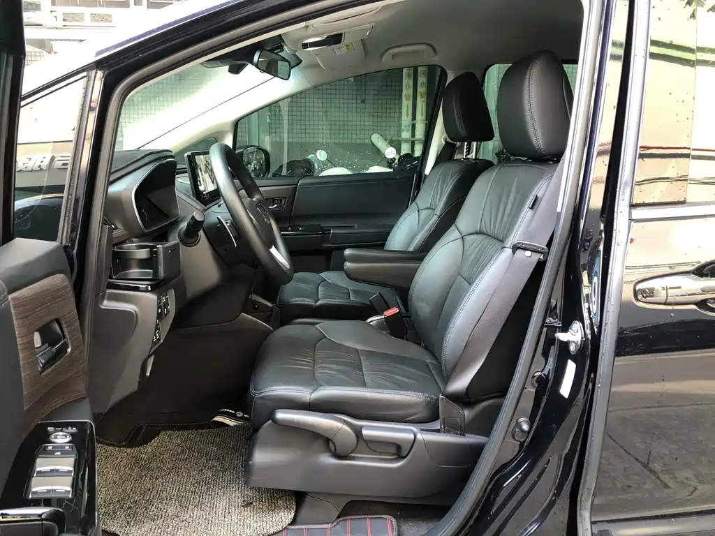 Honda Odyssey — фото 18