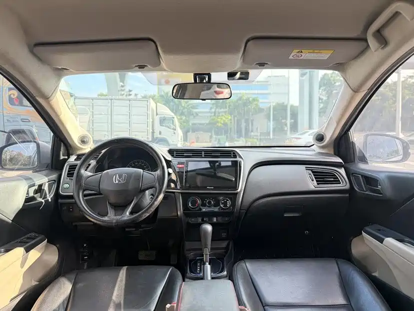 Honda City — фото 10