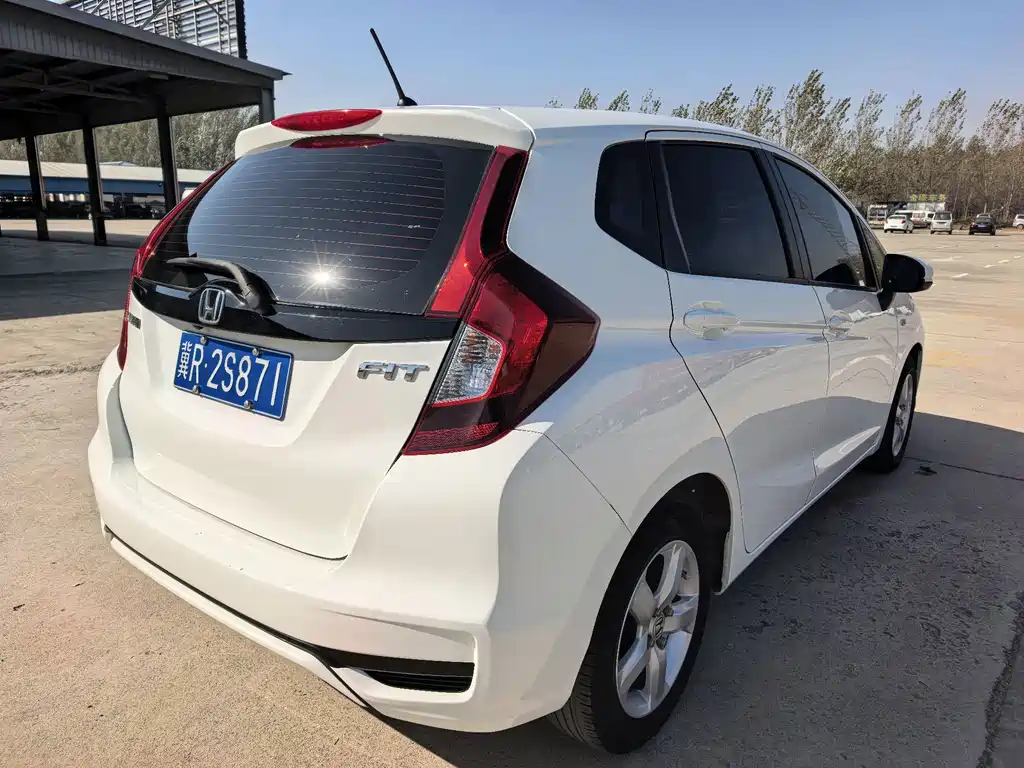 Honda Fit — фото 4