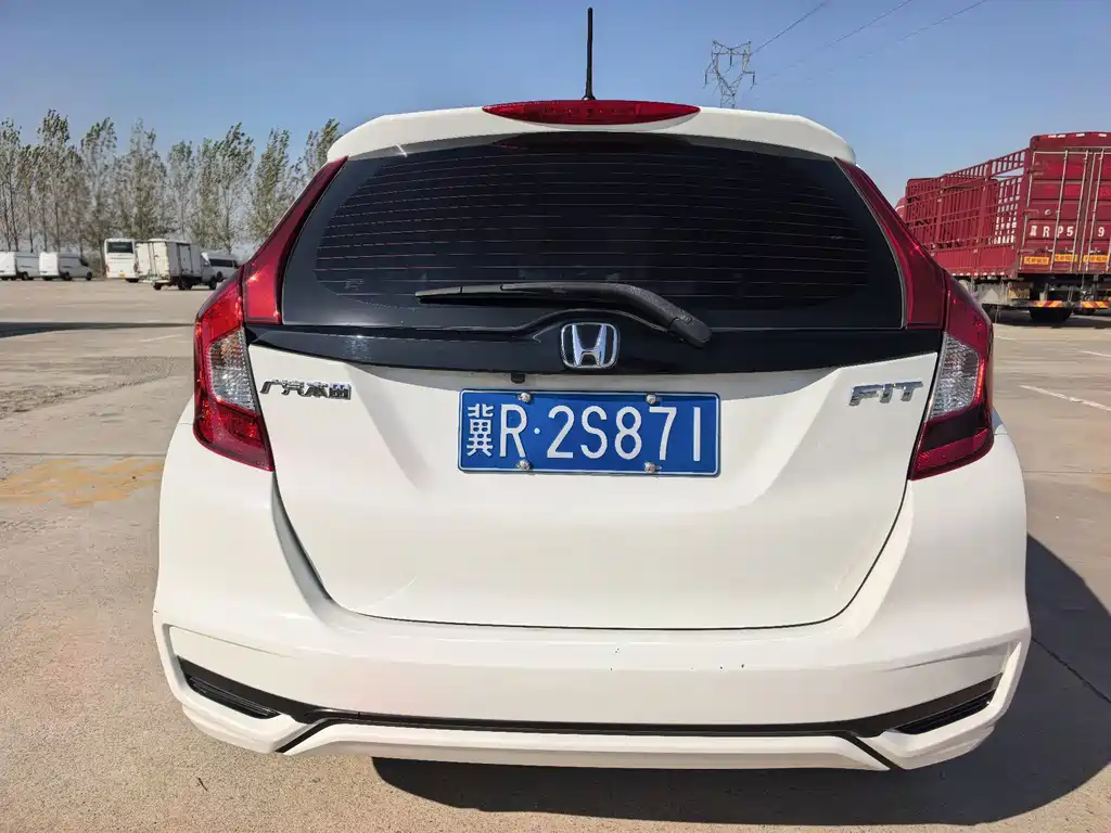 Honda Fit — фото 5