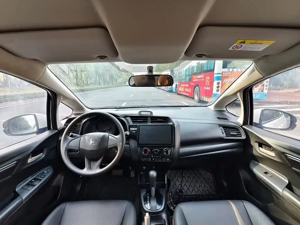 Honda Fit — фото 4