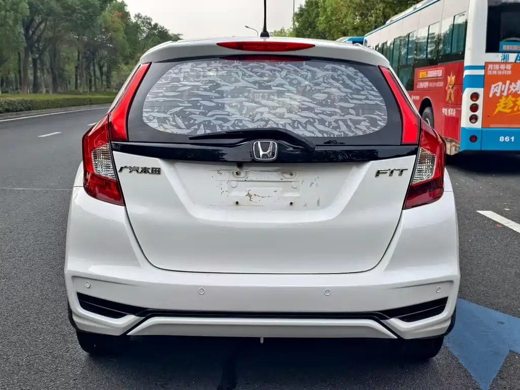 Honda Fit — фото 8