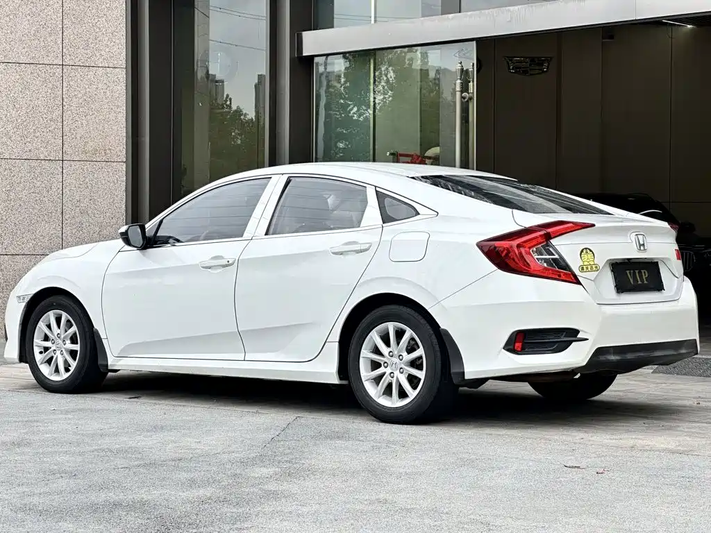Honda Civic — фото 6