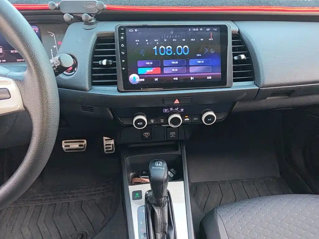 Honda Fit — фото 13