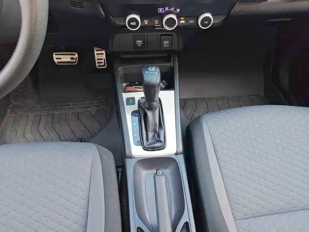 Honda Fit — фото 14