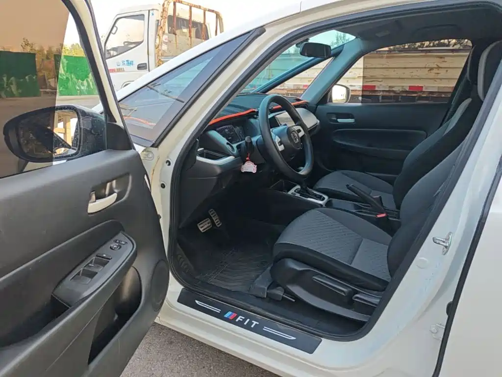 Honda Fit — фото 16