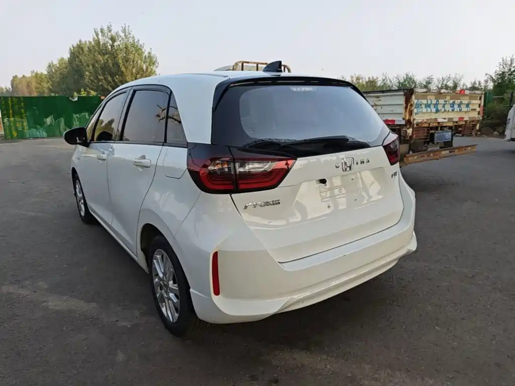 Honda Fit — фото 5