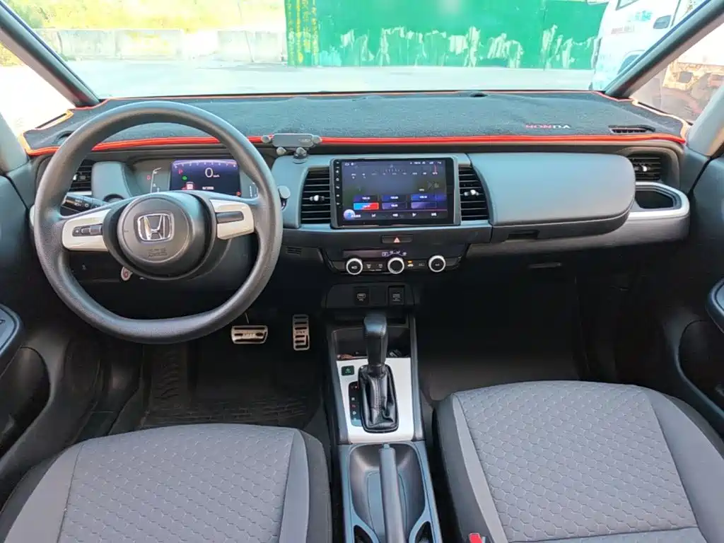 Honda Fit — фото 10