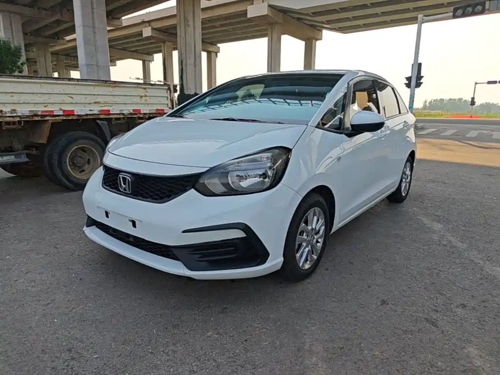 Honda Fit — фото 1