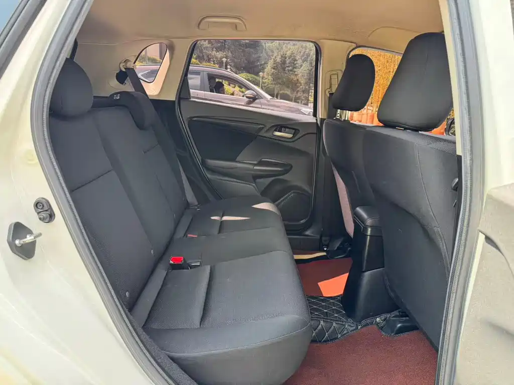 Honda Fit — фото 11