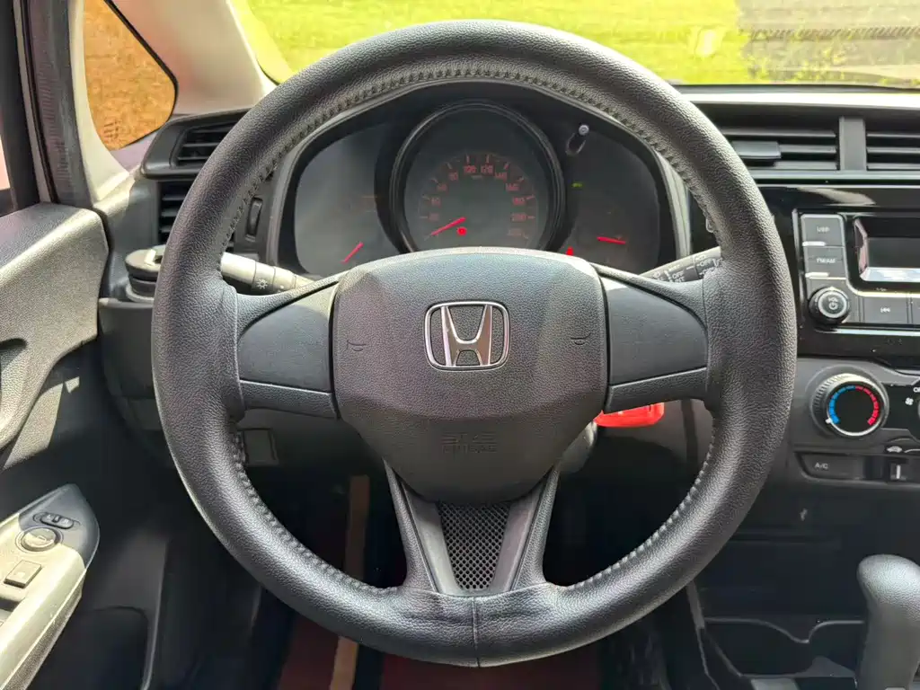 Honda Fit — фото 14