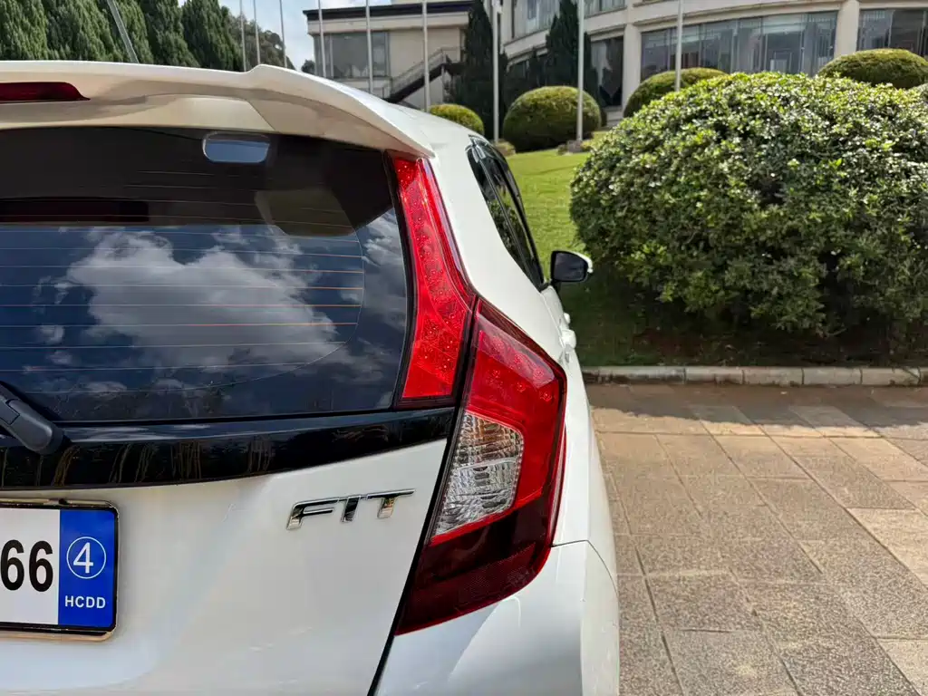 Honda Fit — фото 18