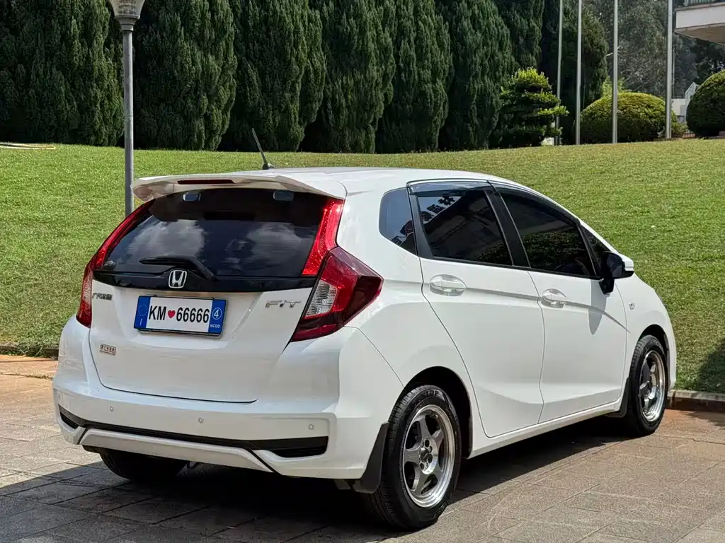 Honda Fit — фото 4
