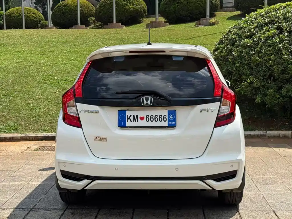 Honda Fit — фото 5