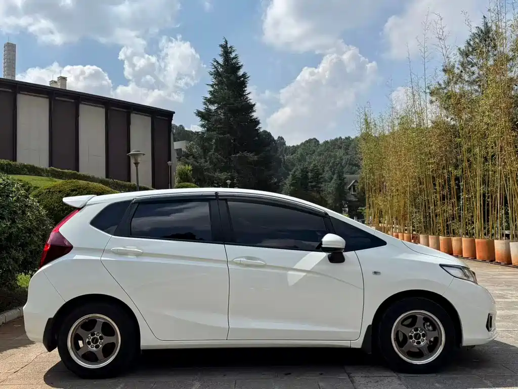 Honda Fit — фото 7